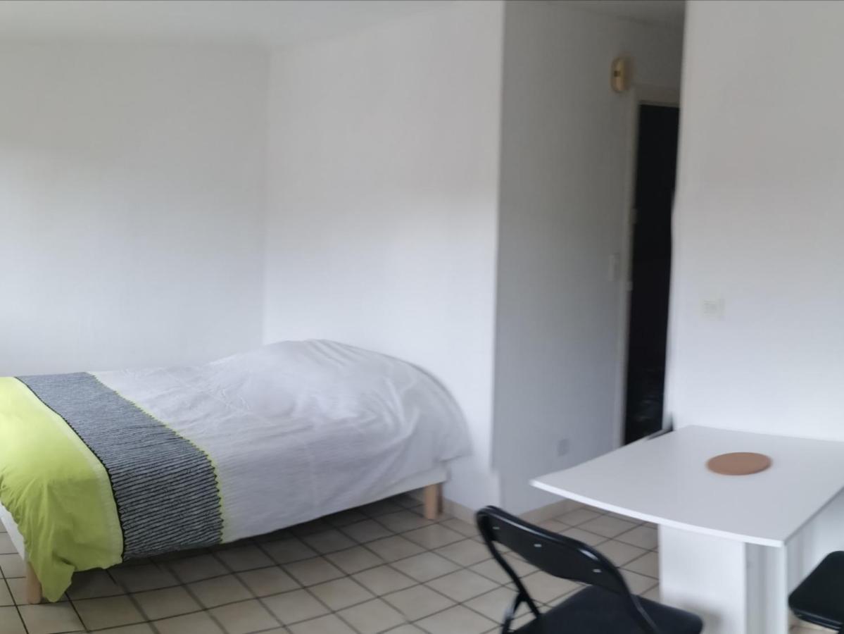 Coquelicot Apartment Massiac Exterior photo
